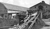 Pfungen Ziegelei Keller Standseilbahn Materialtransport Lehmtransport Ziegelfabrik - Foto Archiv standseilbahnen.ch Pfungen Ziegelei Keller Standseilbahn Materialtransport Lehmtransport Ziegelfabrik - Foto Archiv standseilbahnen.ch