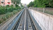 Seit 2008 fährt auf dem Trassee der ehemaligen Standseilbahn die Metro von Lausanne