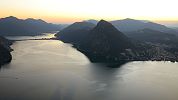 Funicolare Lugano Monte Bre Standseilbahn - Aussicht vom Monte Bre auf den Luganersee - den San Salvatore und die Bruecke von Melide