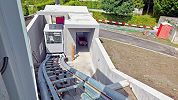 Domat/Ems Friedhof öffentlicher Schräglift Standseilbahn Foto Markus Seitz Archiv standseilbahnen.ch Domat/Ems Friedhof öffentlicher Schräglift Standseilbahn Foto Markus Seitz Archiv standseilbahnen.ch
