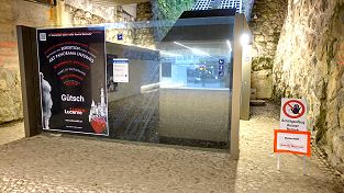 Talstation der Gütschbahn in Luzern - hier ist der Schrägaufzug rechts wieder einmal ausser Betrieb