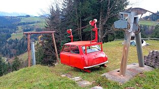 Das fliegende Auto - Die kultige Auto-Seilbahn Brüggschwändeli im Entlebuch - Foto Markus Seitz Archiv Luftseilbahnen Schweiz Das fliegende Auto - Die kultige Auto-Seilbahn Brüggschwändeli im Entlebuch - Foto Markus Seitz Archiv Luftseilbahnen Schweiz