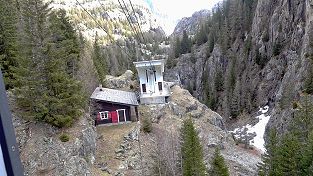 Kraftwerk Seilbahn Rischinu Massa die sehr abgelegene Bergstation Foto Markus Seitz Archiv standseilbahnen.ch Kraftwerk Seilbahn Rischinu Massa die sehr abgelegene Bergstation Foto Markus Seitz Archiv standseilbahnen.ch